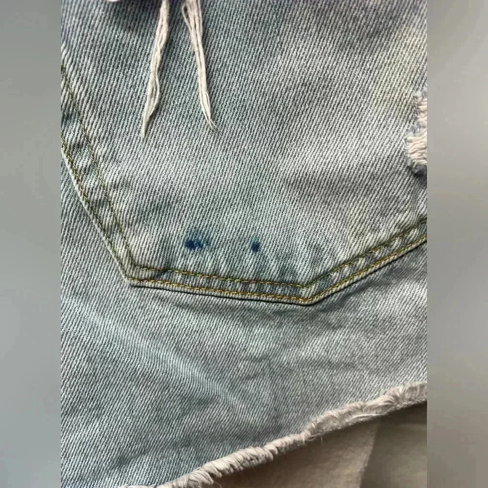 Zara Cut Off Jean Shorts. Distressed. Light washed